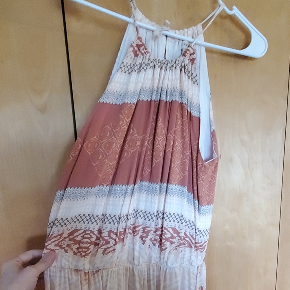 halter maxi dress - Picture 2 of 2